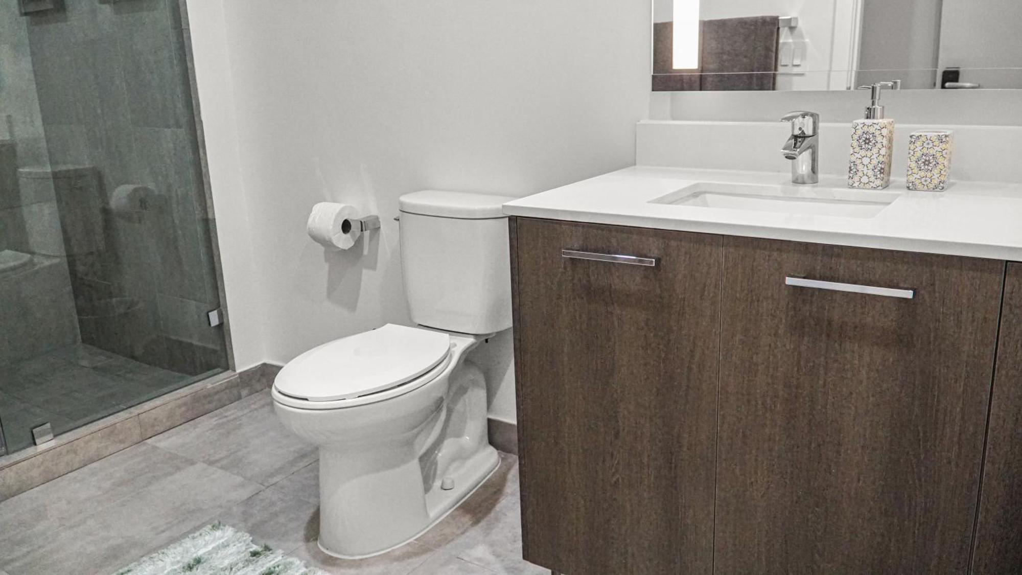 Modern 2br - King Beds, Downtown! Miami